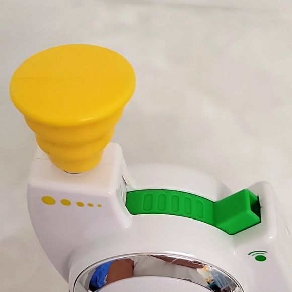 Bop It Pull Twist Shout Electronic Handheld Game TESTED and Works Great - Picture 4 of 9